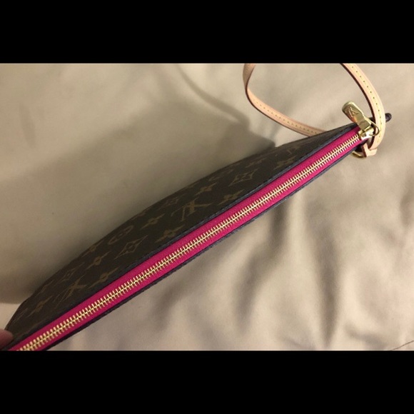 Louis Vuitton neverfull mm wristlet - Picture 5 of 6